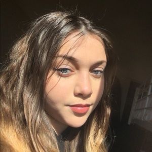 Meet your Posher, Ella